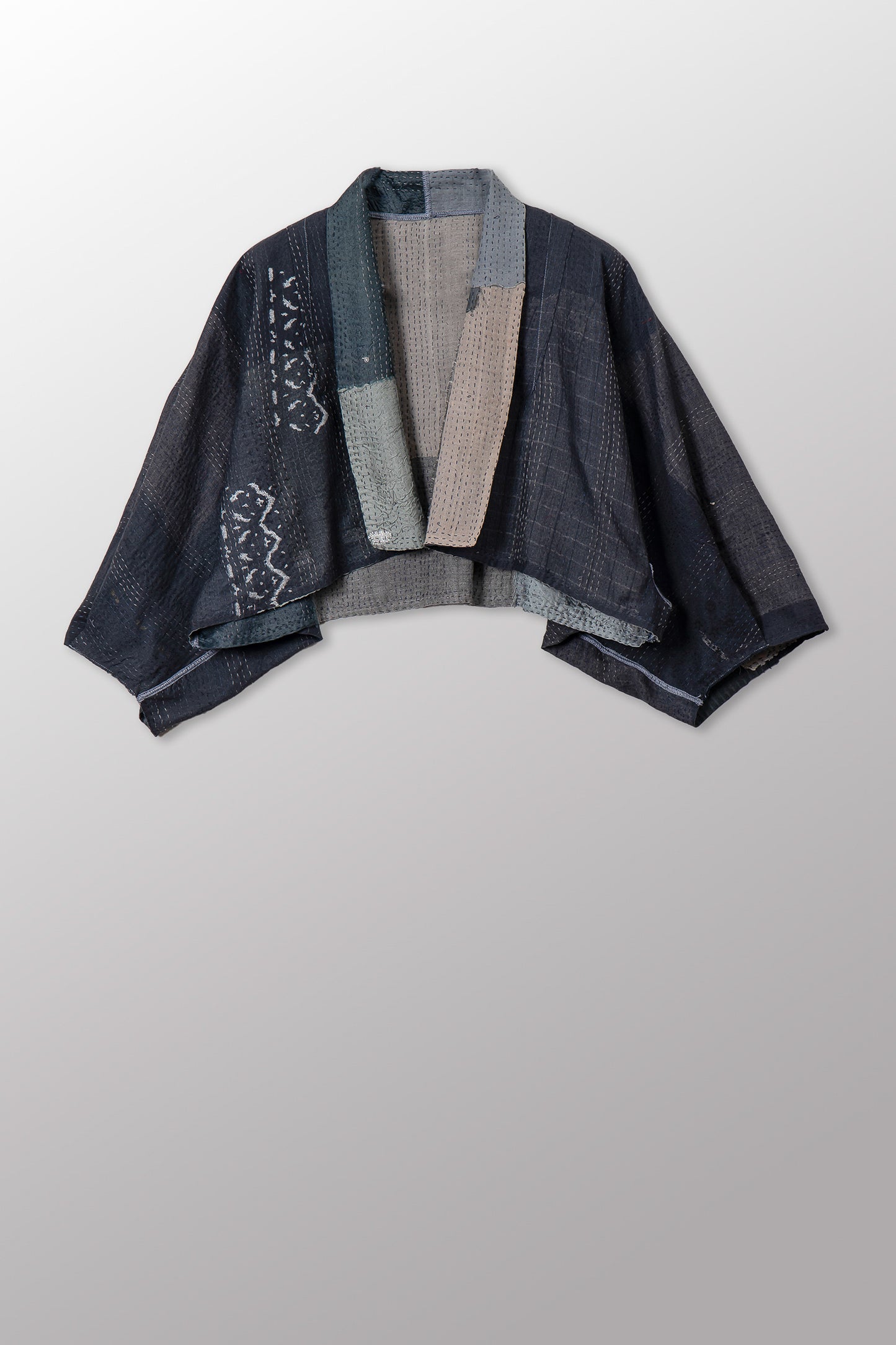 MOSAIC FRAY PATCH KANTHA PUFF SLV. SHRUG - zb2062-gry -