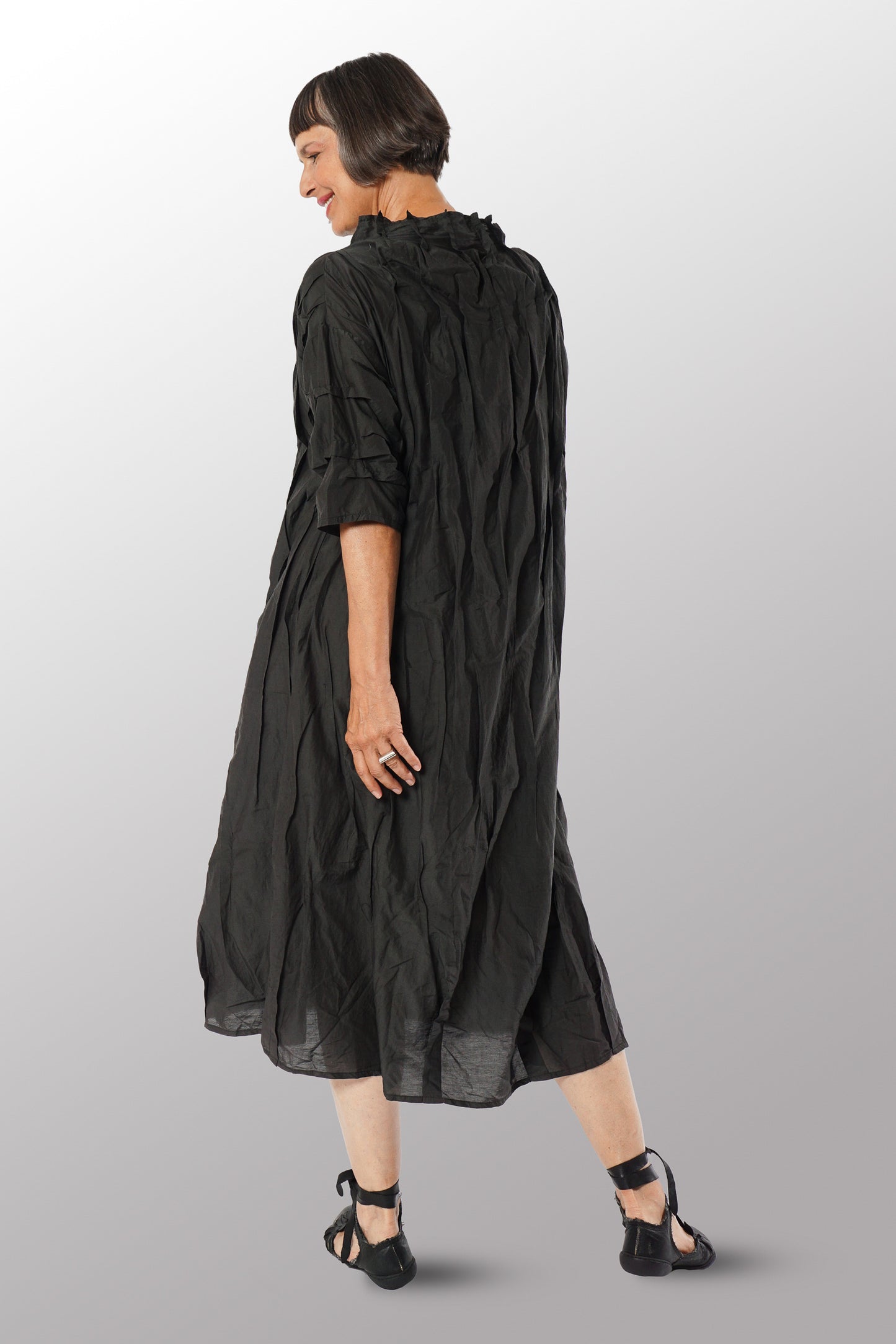 DYED COTTON SILK VOILE WAVY TUCK FUNNEL NECK DRESS - dc1455-gry -