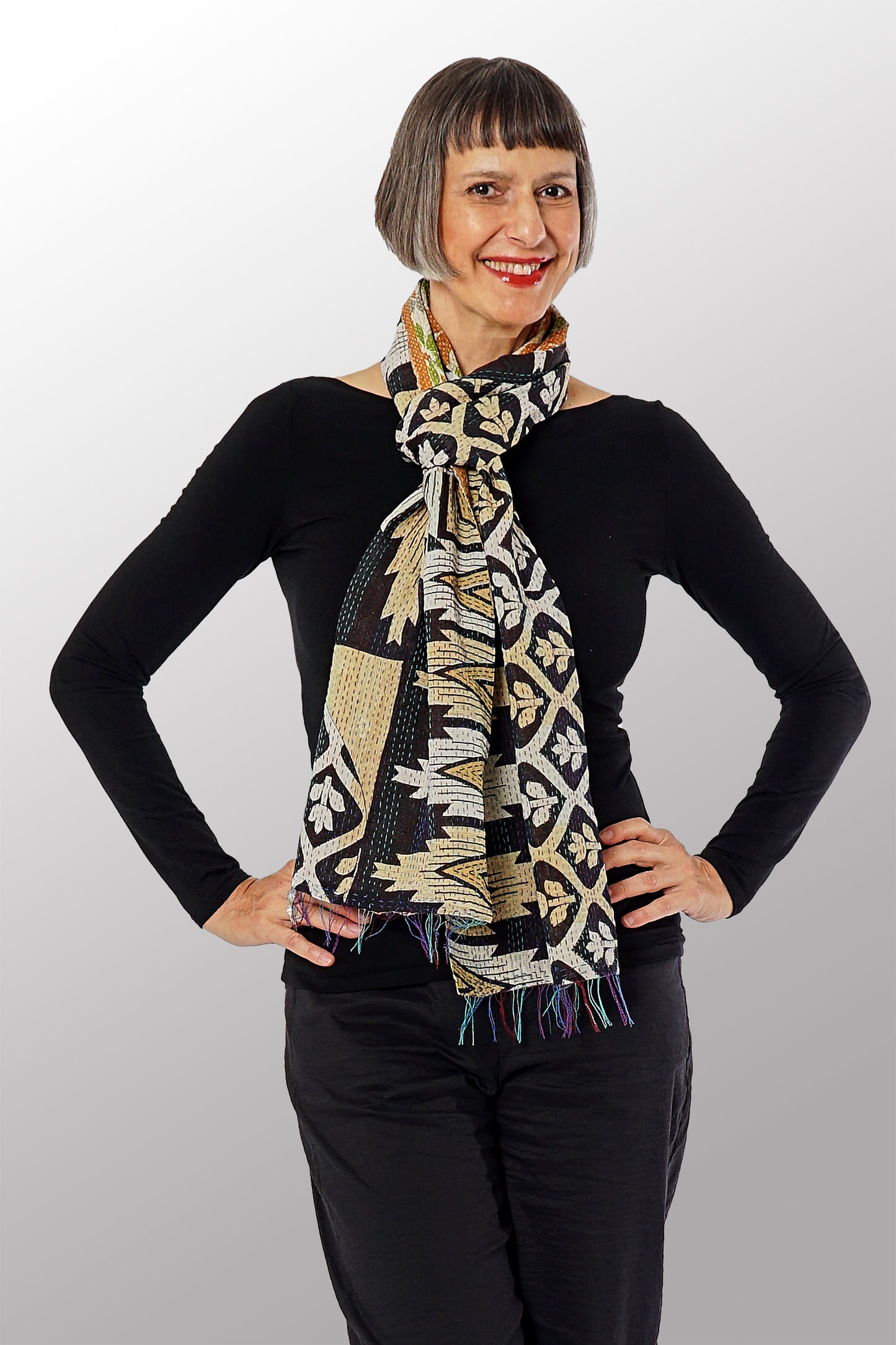 CV2805-CNTLA @VINTAGE COTTON KANTHA SCARF SHORT