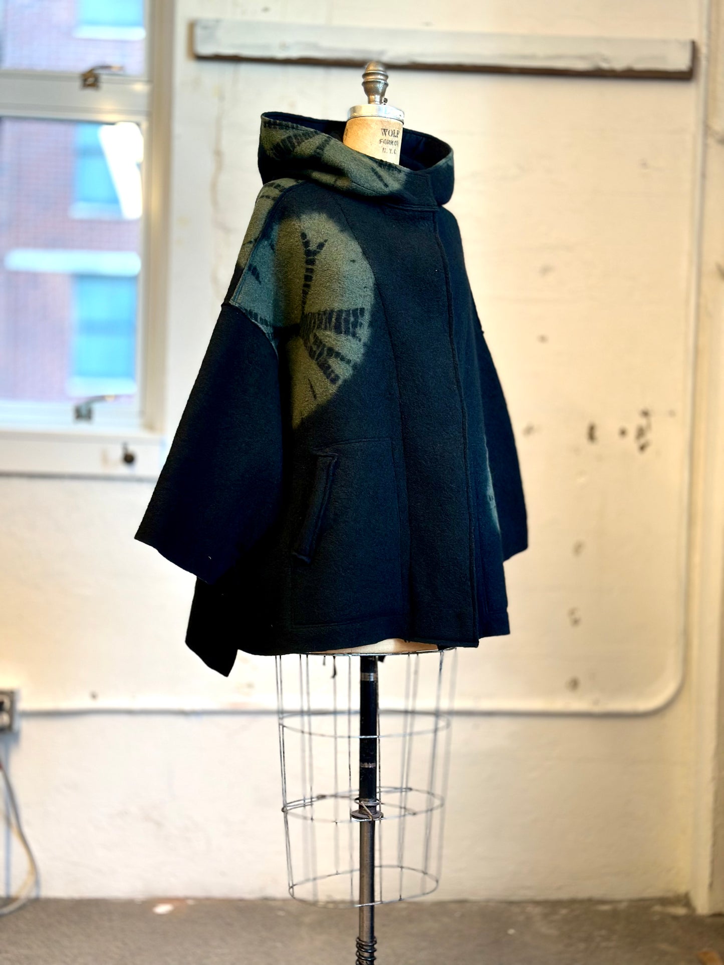 CIRCLE TIE DYE BOILED WOOL NEW HOODIE PONCHO - tw1359-blk -