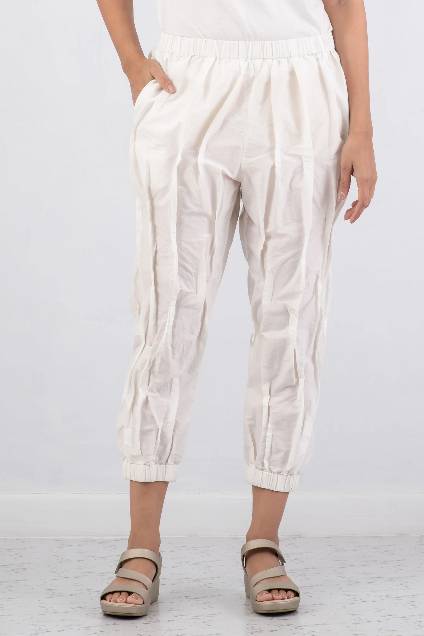 DYED COTTON SILK HEAVY VOILE WAVY TUCK TAPERD PANTS - dh1639-wht -