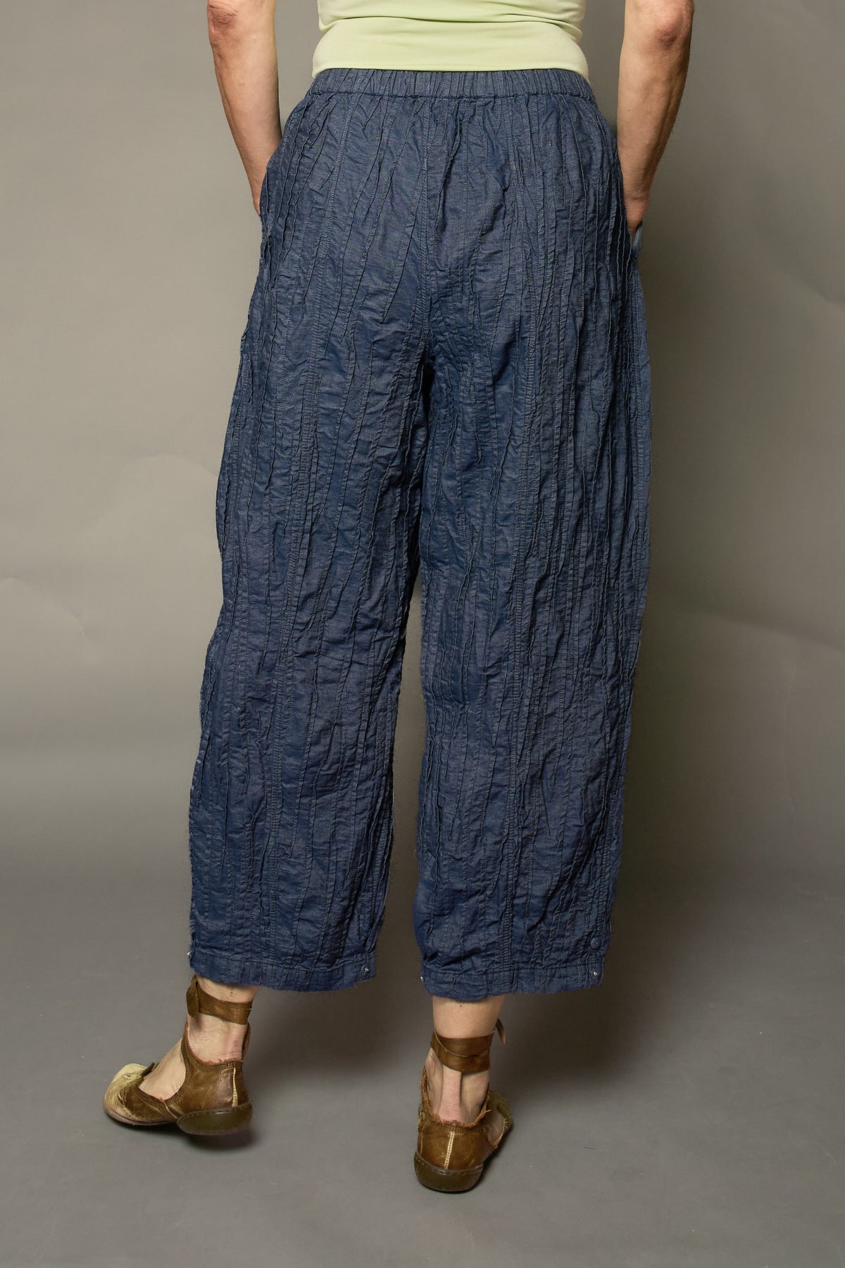 DENIM RANDOM TUCK BARREL PANTS - rm1641-nvy -