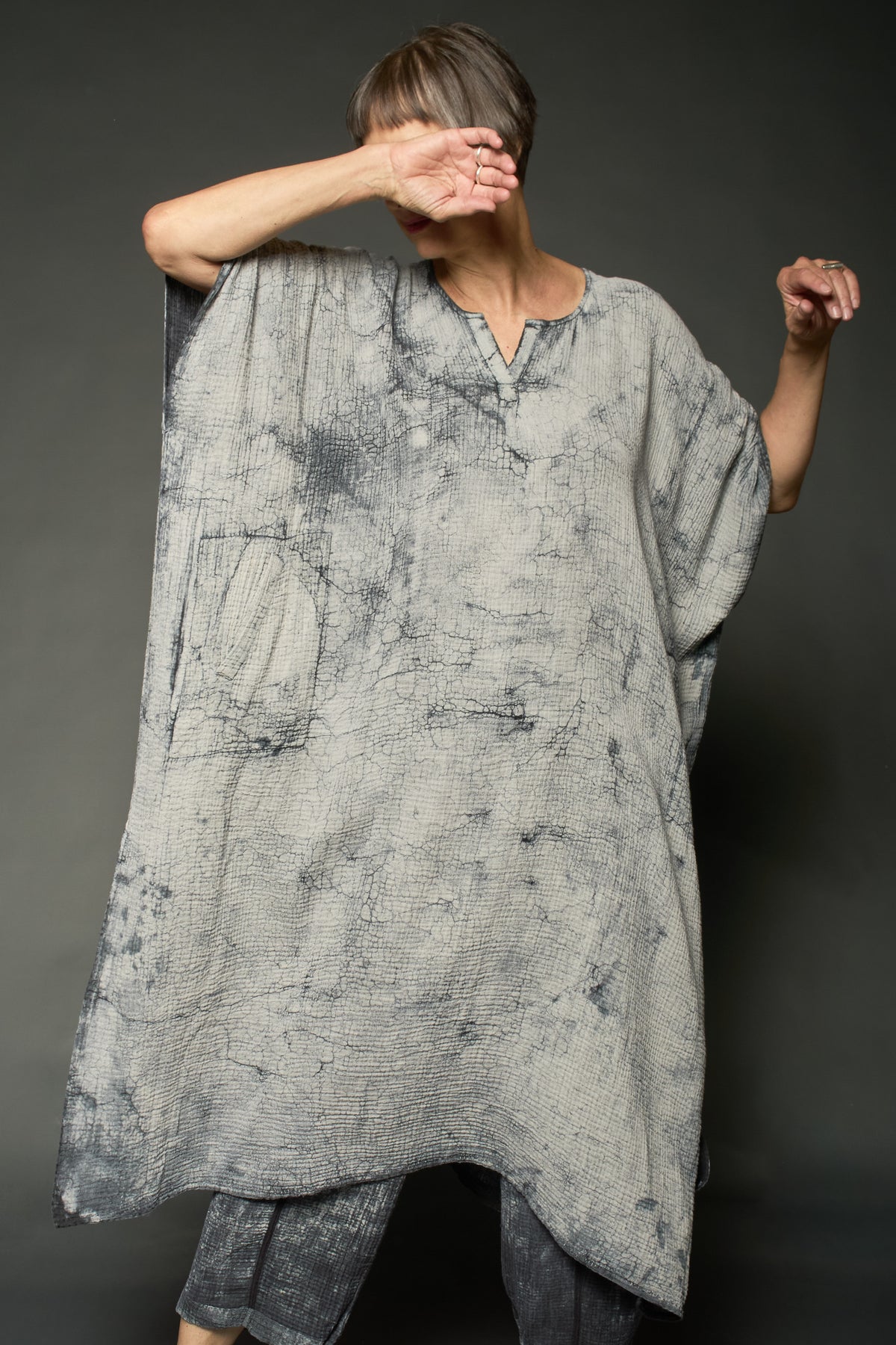 MUD DYE RIPPLE KANTHA KAFTAN DRESS - yp2468-gry -