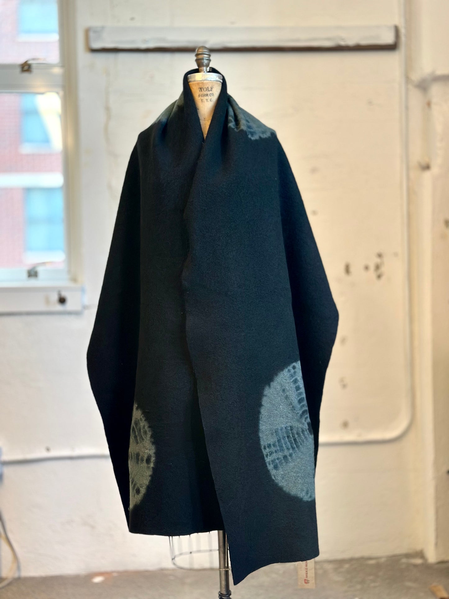 CIRCLE TIE DYE BOILED WOOL SHAWL LARGE - tw1803-blk -