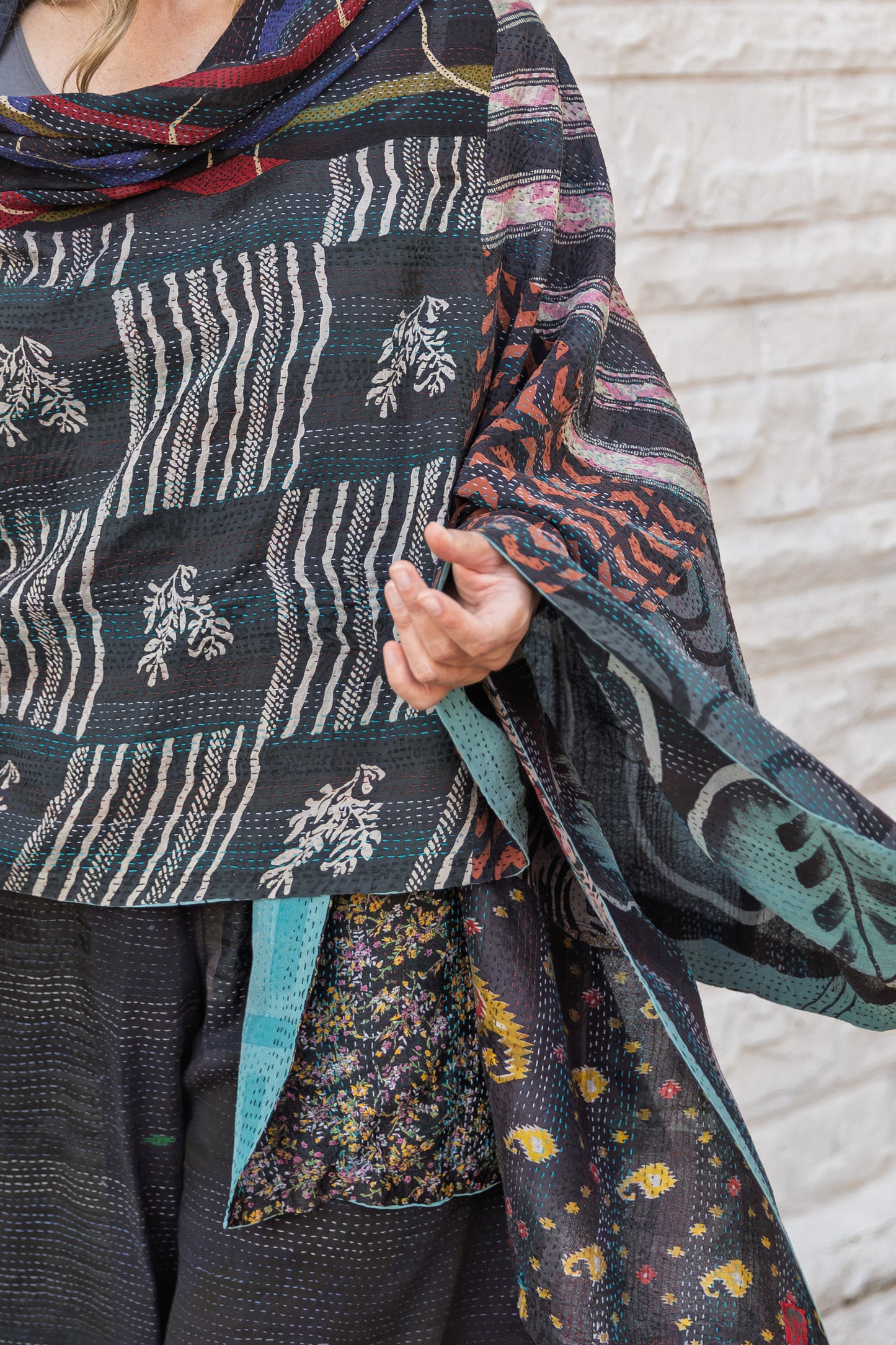 GEORGETTE VINTAGE SILK PATCH KANTHA SHAWL LARGE - gs2803-blk -