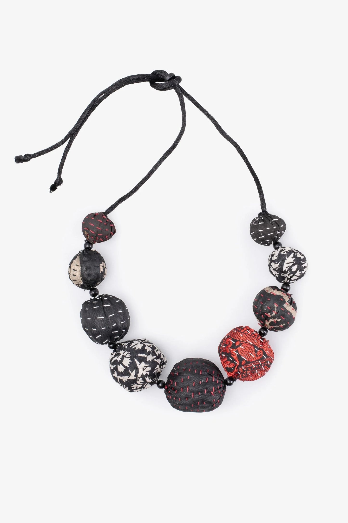 VINTAGE SILK KANTHA NUTS SHORT NECKLACE - sv2700-blk -