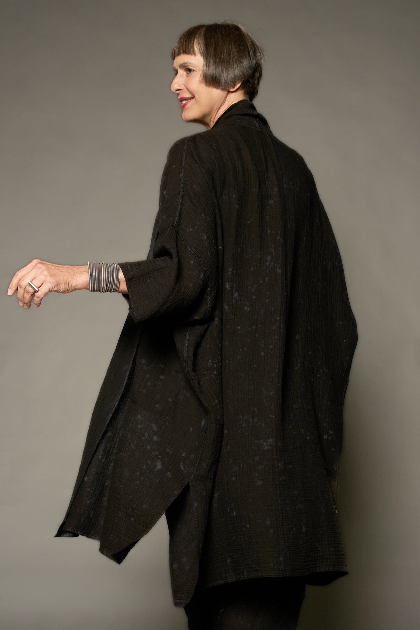 SAND SUN DYE RIPPLE KANTHA PONCHO TOPPER - rs2356-blk -