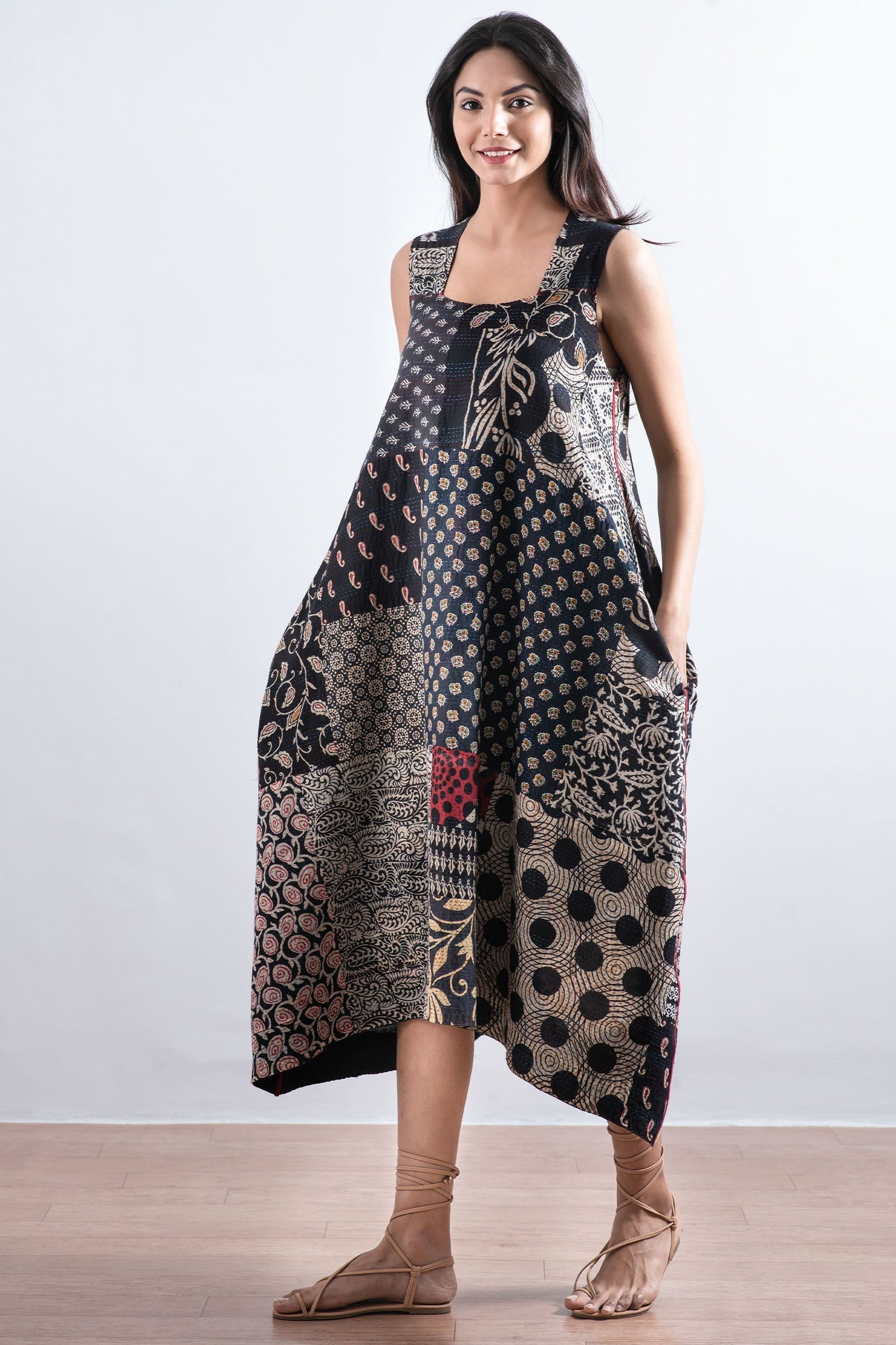 PATCH & CIRCLE PRINT KANTHA TENT DRESS - pc2413-blk -