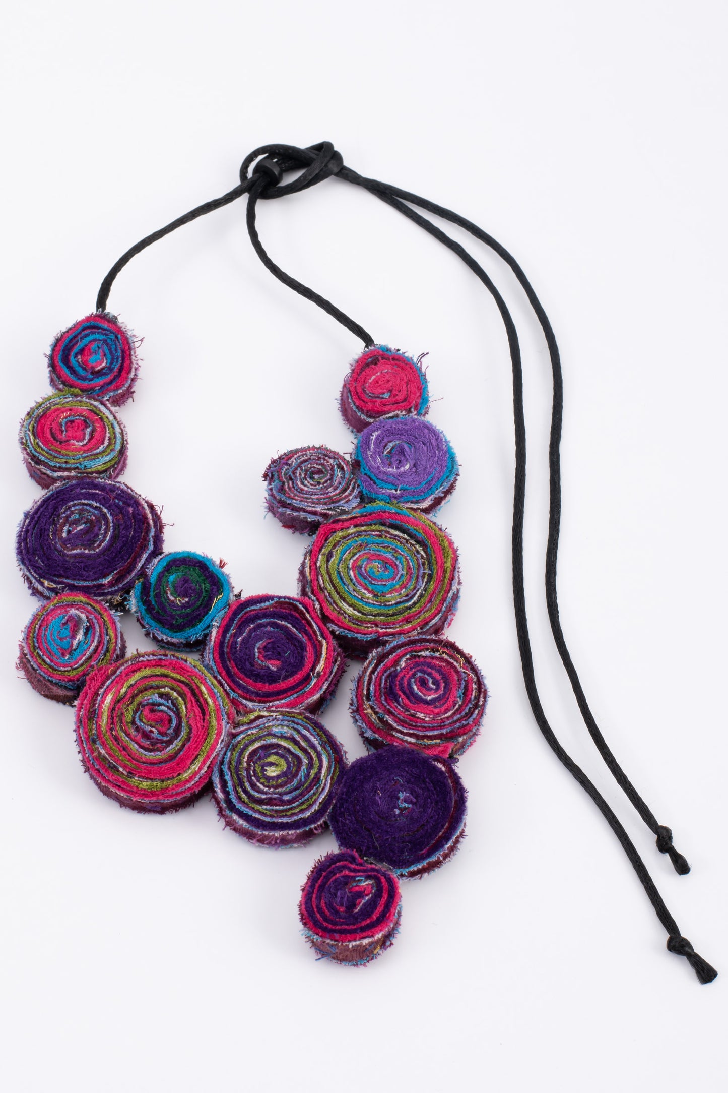 VINTAGE COTTON KANTHA EDDY SHORT NECKLACE