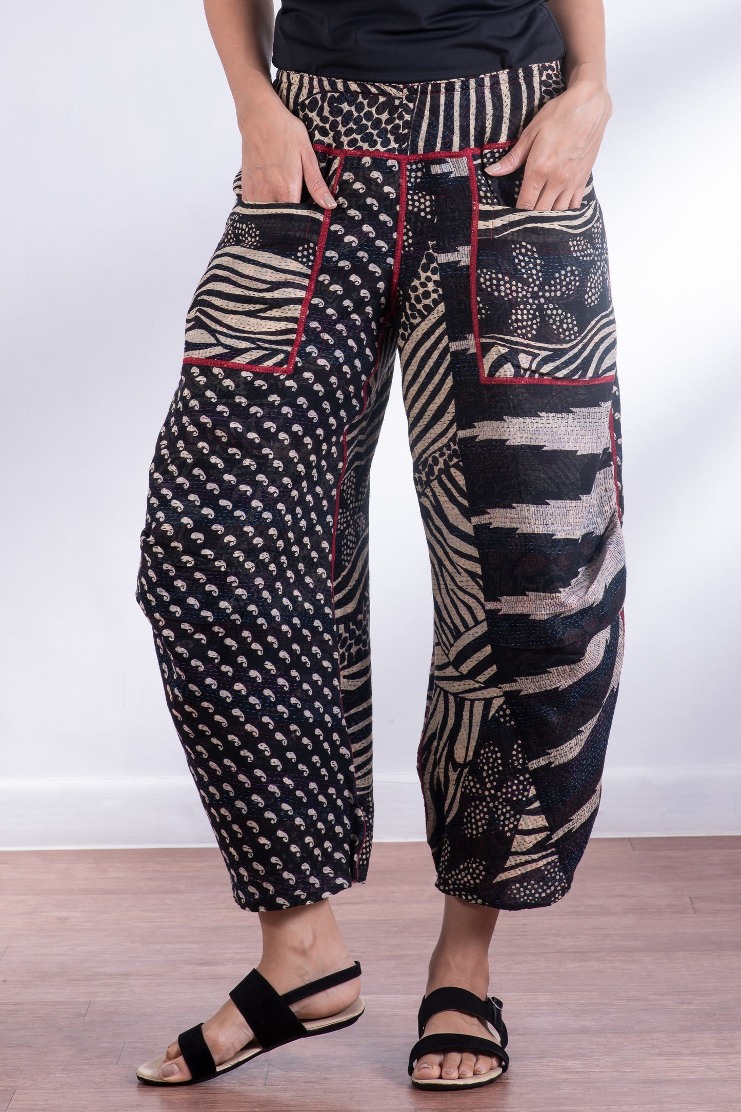 PATCHED PRINT KANTHA KNEE TUCKED PANTS