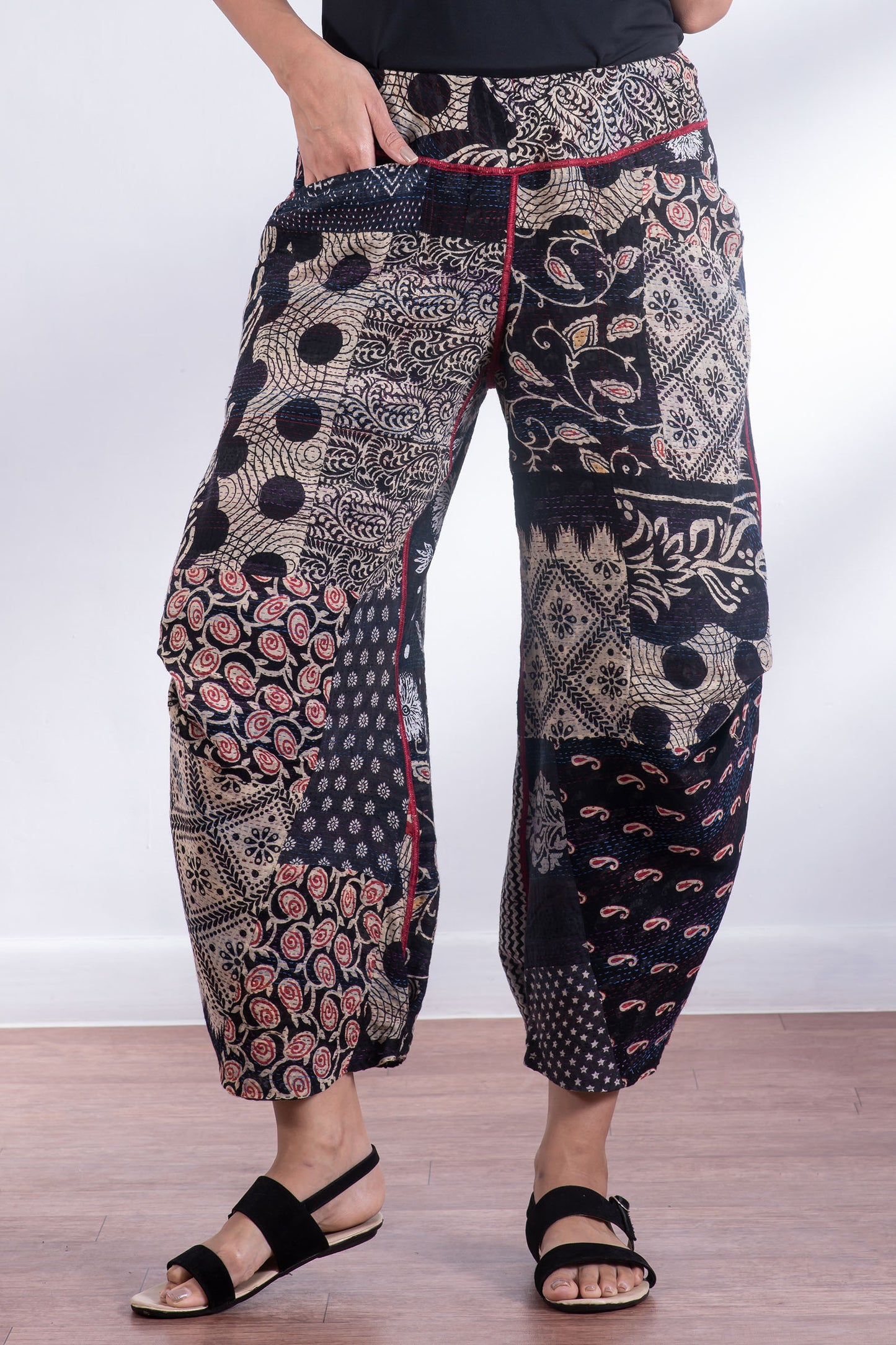 PATCHED PRINT KANTHA KNEE TUCKED PANTS