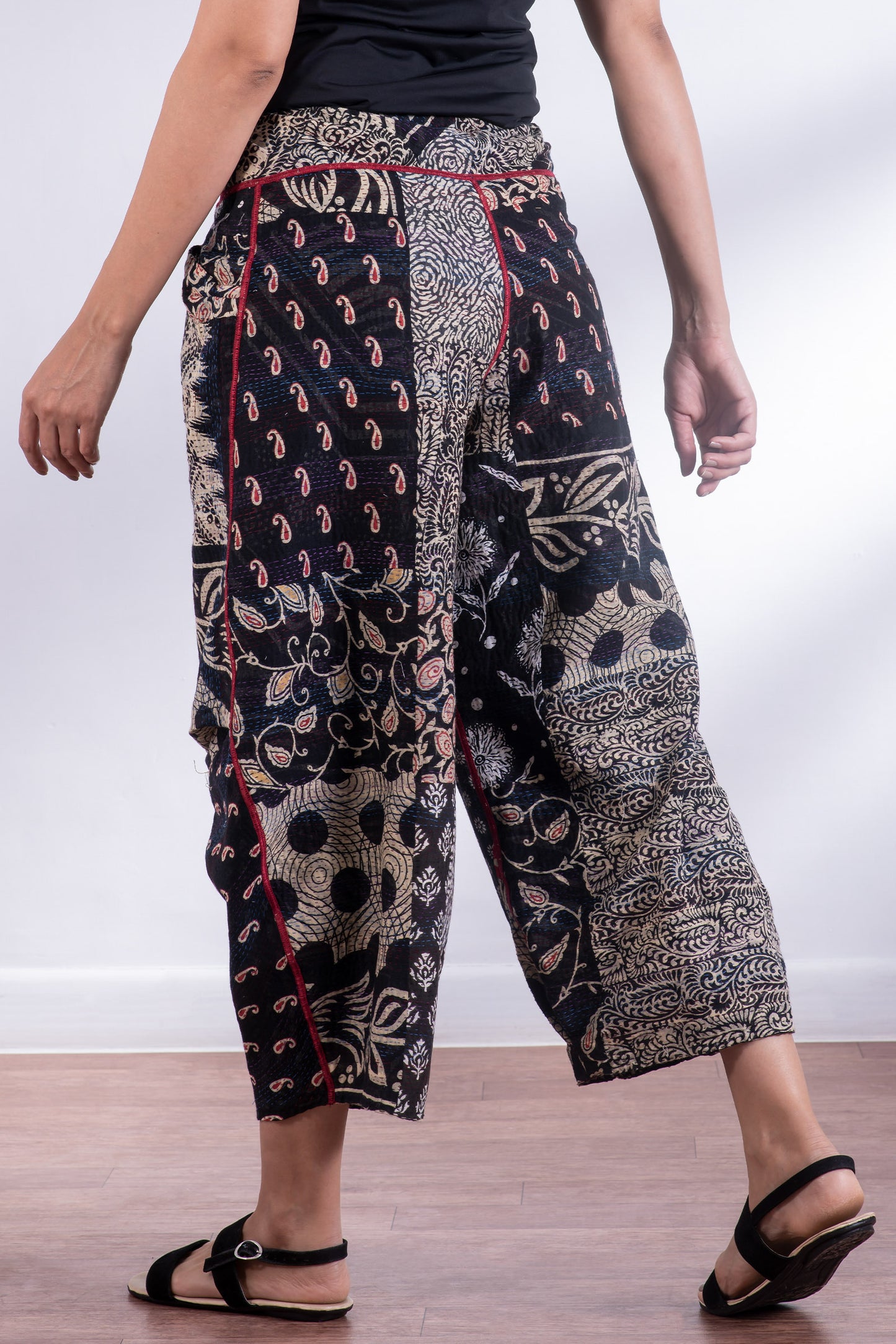 PATCHED PRINT KANTHA KNEE TUCKED PANTS